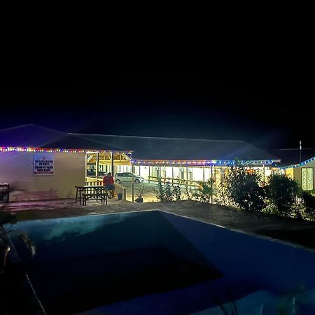 موليفانوا Transit Motel المظهر الخارجي الصورة
