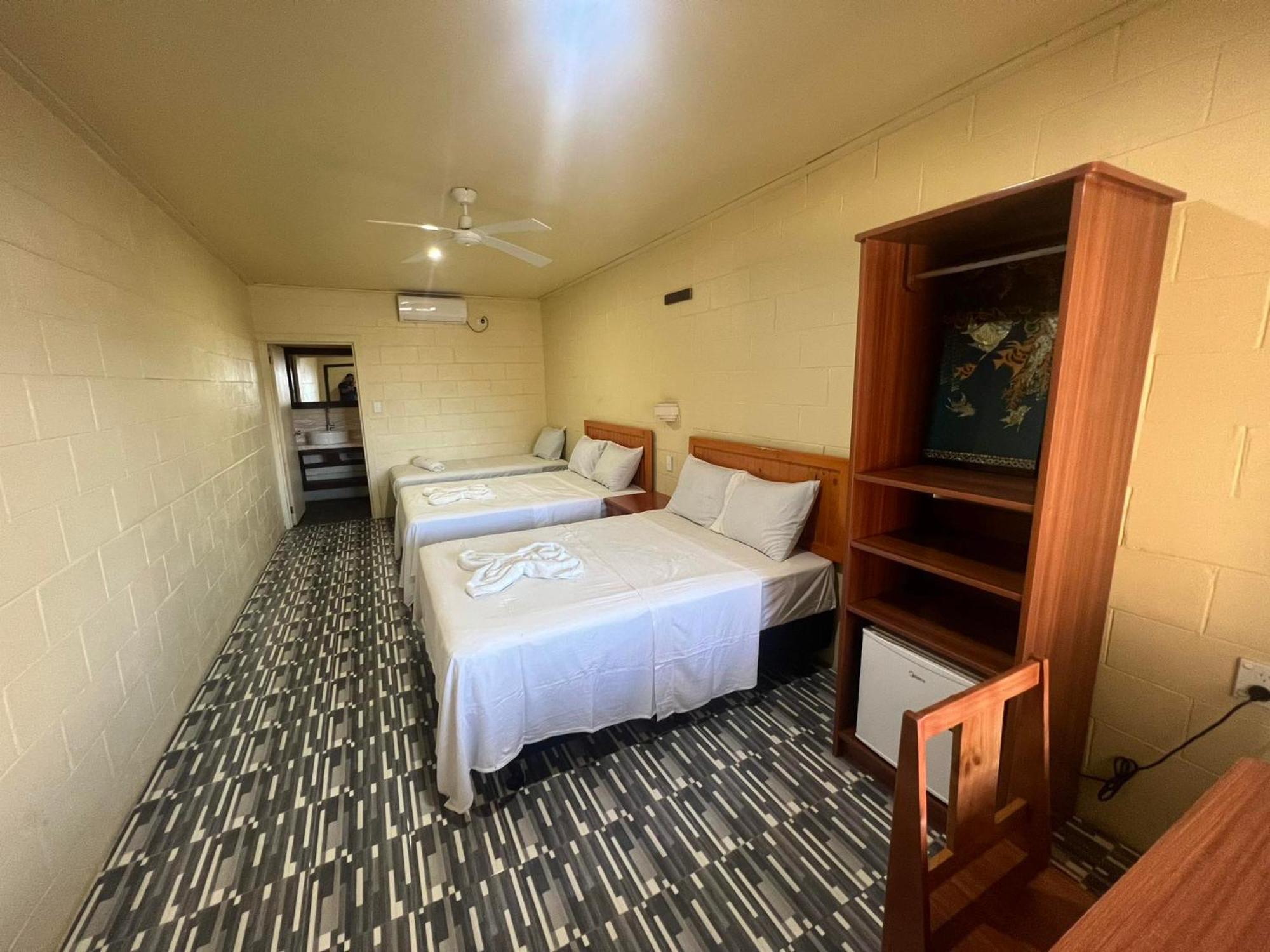 موليفانوا Transit Motel المظهر الخارجي الصورة
