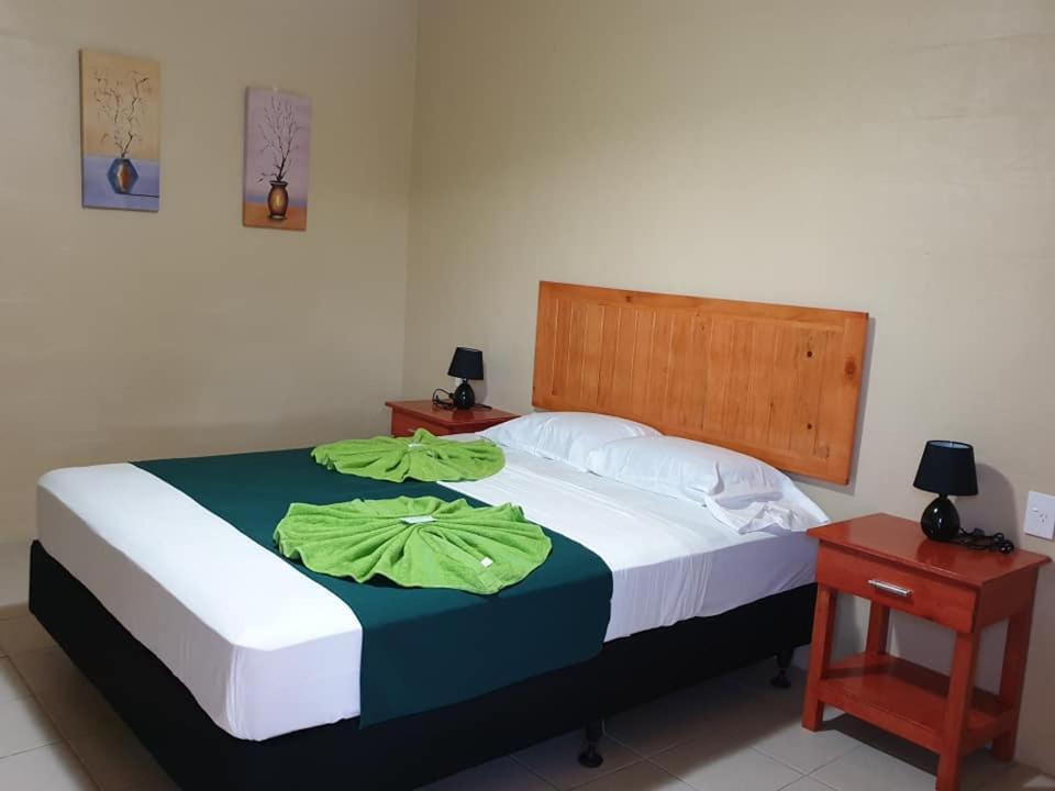 موليفانوا Transit Motel المظهر الخارجي الصورة